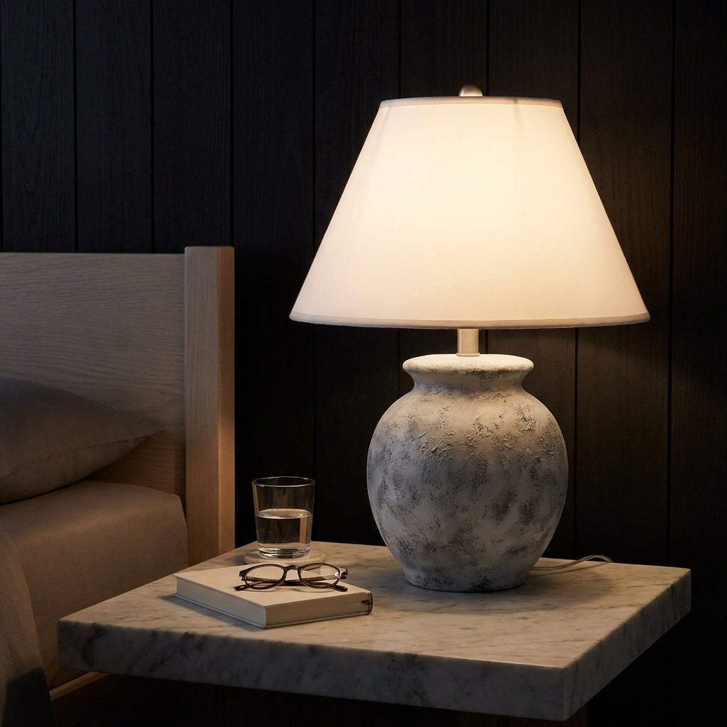 One lamp, doing the work