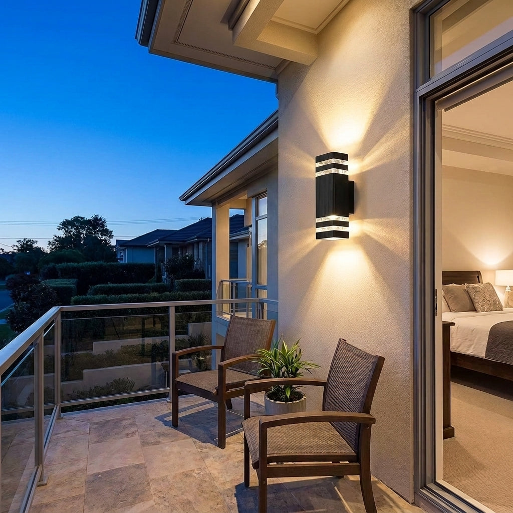 Faro outdoor wall light, IP65 up and down sconce